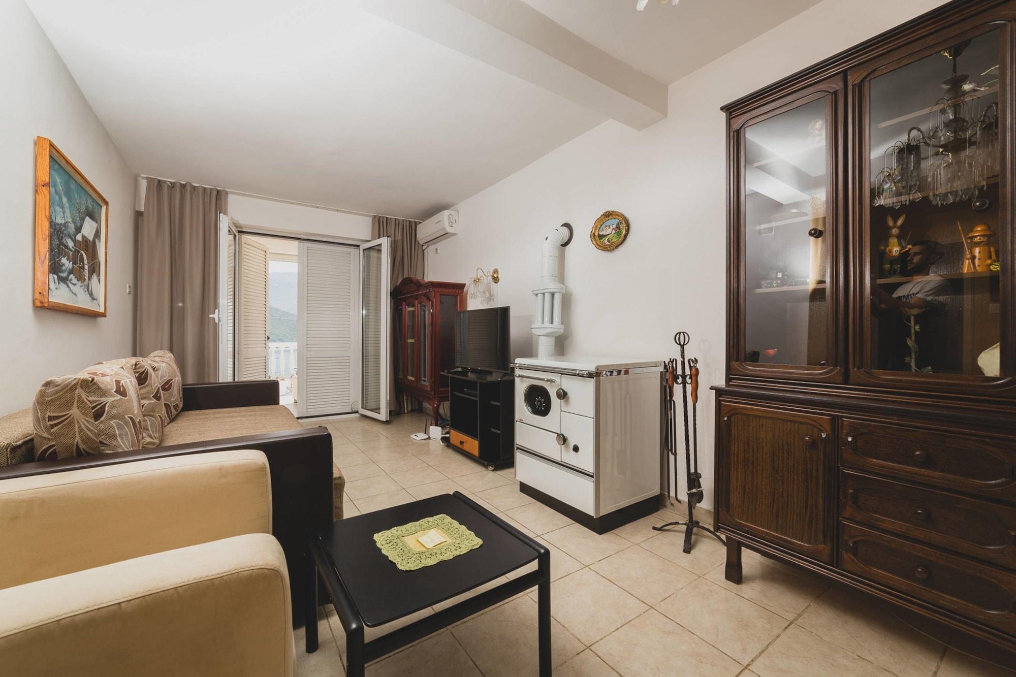Ana Apartment *